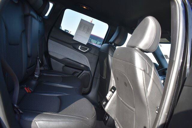 Used 2024 Jeep Compass Latitude AWD/4WD image 17