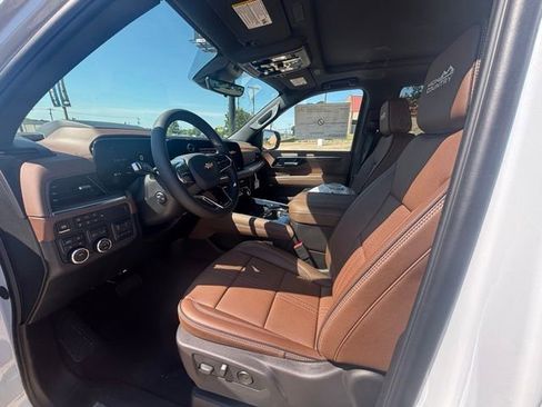 New 2026 Chevrolet Tahoe High Country AWD/4WD image 11