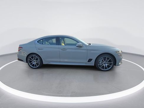 Used 2026 Genesis G70 2.5T image 9