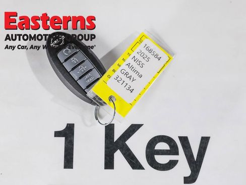 Used 2025 Nissan Altima 2.5 SV image 25