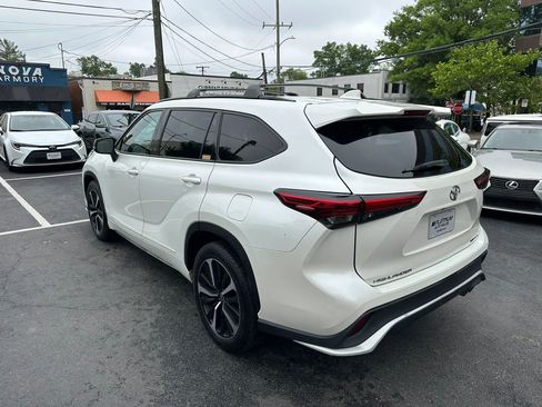 Used 2021 Toyota Highlander XSE AWD/4WD image 9