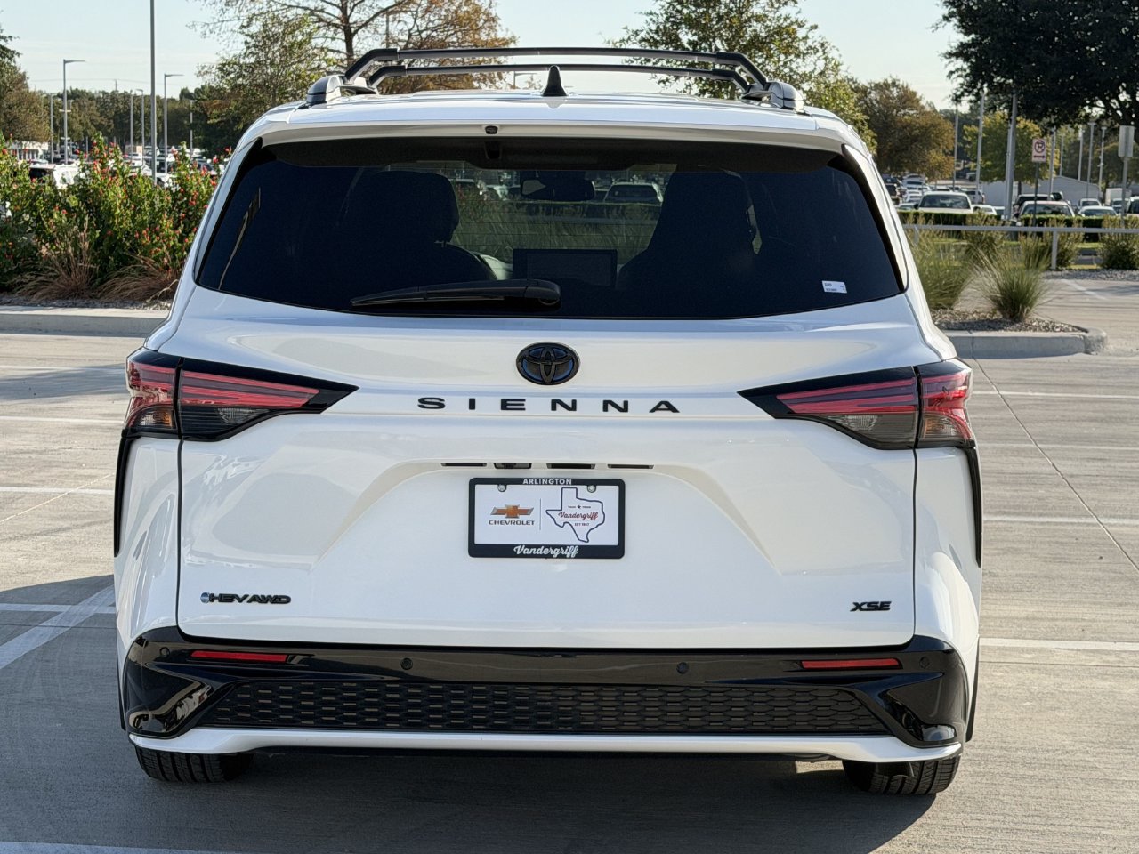 Used 2025 Toyota Sienna XSE w/ XSE Premium Package AWD/4WD image 5