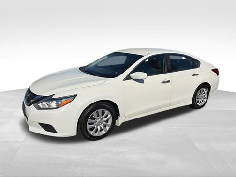 Used 2017 Nissan Altima 2.5 S w/ Power Driver Seat Package FWD image 19