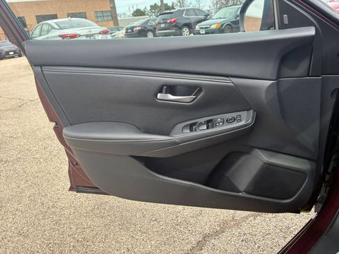 Used 2025 Nissan Sentra SV FWD image 18