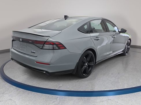 Used 2024 Honda Accord Sport image 5