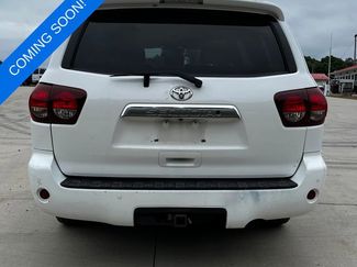 Used 2018 Toyota Sequoia Limited w/ Safety & Convenience Package RWD video 2
