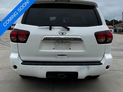 Used 2018 Toyota Sequoia Limited w/ Safety & Convenience Package RWD image 2