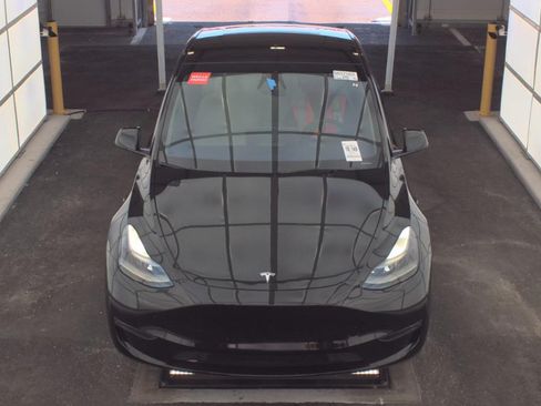 Used 2023 Tesla Model Y Performance AWD/4WD image 2