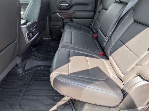 Used 2021 GMC Sierra 1500 SLT AWD/4WD image 17