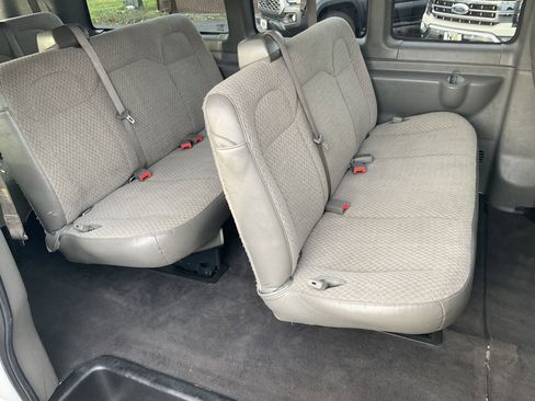 Used 2019 Chevrolet Express 2500 LT w/ LT Preferred Equipment Group image 32