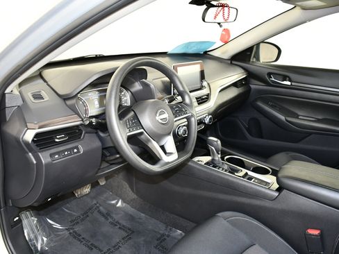 Used 2024 Nissan Altima 2.5 SV image 36