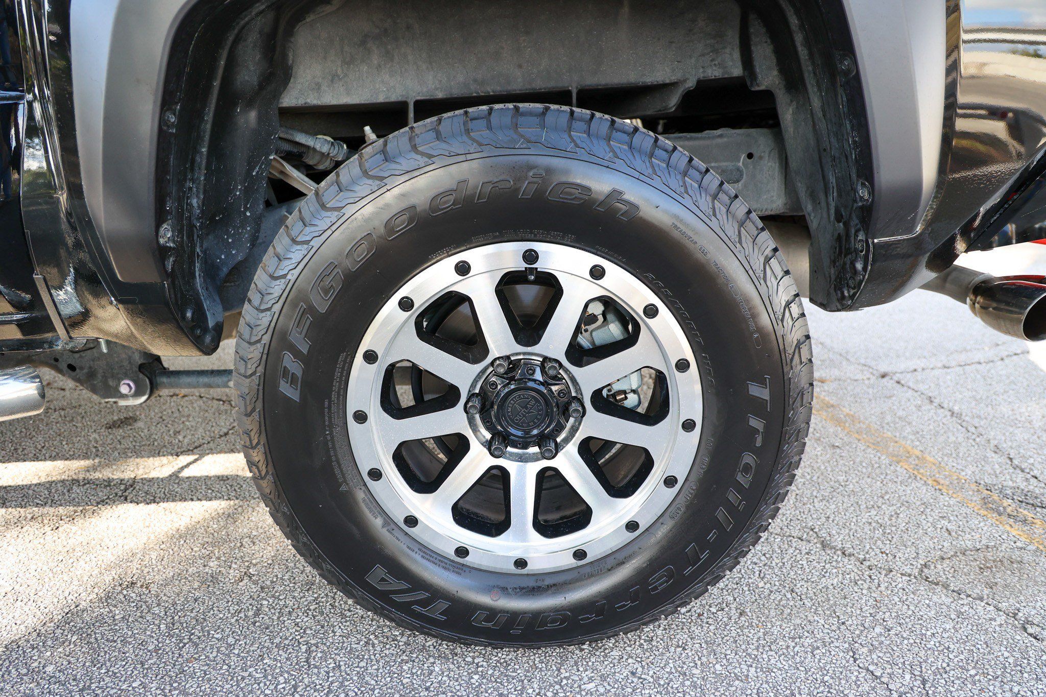 Certified 2025 Toyota Tacoma TRD Off-Road AWD/4WD image 18