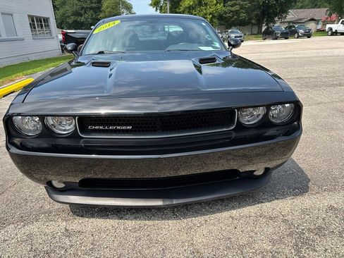 Used 2014 Dodge Challenger SXT Plus RWD image 2