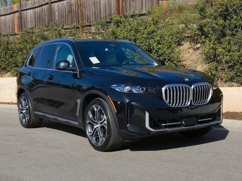 New 2026 BMW X5 xDrive50e w/ Executive Package image 2