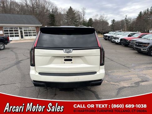 Used 2022 Cadillac Escalade Sport Platinum image 4