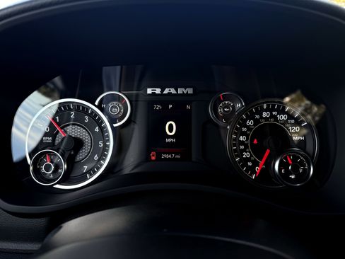 Used 2024 RAM 2500 Tradesman w/ Chrome Appearance Group image 20