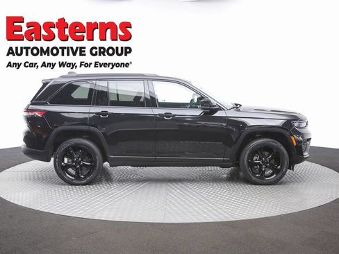 Used 2024 Jeep Grand Cherokee Altitude AWD/4WD image 46