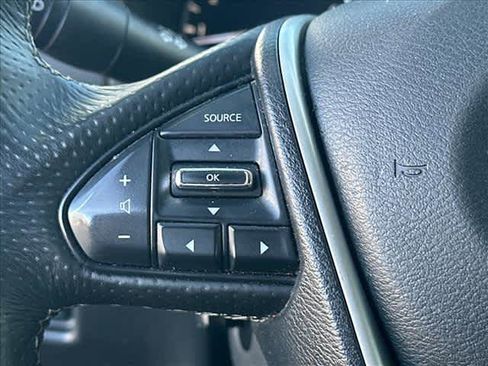 Used 2018 Nissan Maxima Platinum image 21