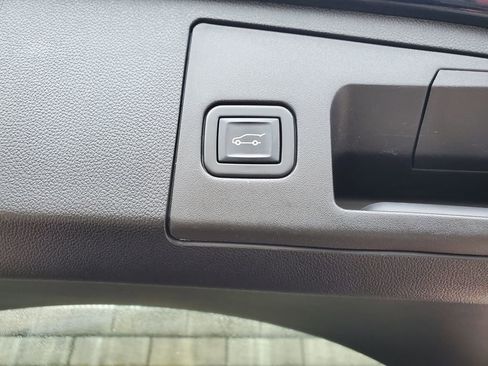 Certified 2023 Cadillac XT4 Luxury image 44