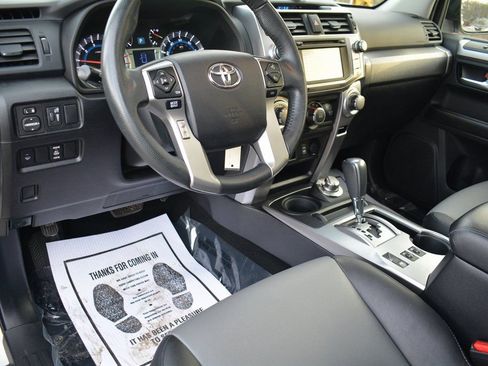 Used 2015 Toyota 4Runner SR5 Premium image 11