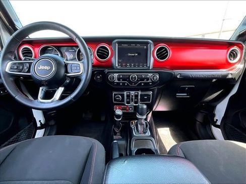 Used 2018 Jeep Wrangler Unlimited Rubicon w/ Dual Top Group AWD/4WD image 21