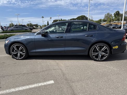 Used 2022 Volvo S60 T8 R-Design Expression w/ Premium Package image 2