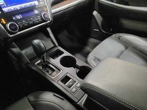 Used 2018 Subaru Outback 2.5i Limited AWD/4WD image 26