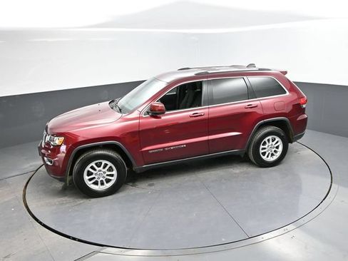 Used 2020 Jeep Grand Cherokee Laredo AWD/4WD image 41