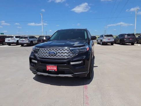 Used 2021 Ford Explorer Limited w/ Equipment Group 301A RWD image 3