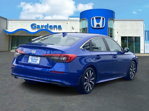 Used 2023 Honda Civic EX image 6