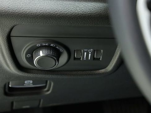 Used 2023 Jeep Grand Cherokee L Laredo image 23