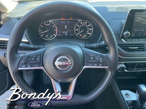 Used 2023 Nissan Altima 2.5 SV image 9