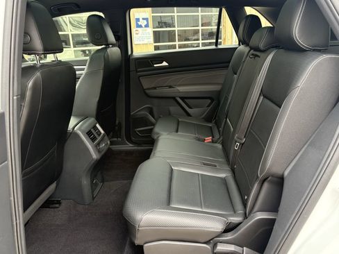 Used 2022 Volkswagen Atlas Cross Sport SEL R-Line AWD/4WD image 24