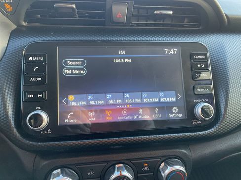 Used 2024 Nissan Kicks SV w/ Interior Electronics Package FWD image 15