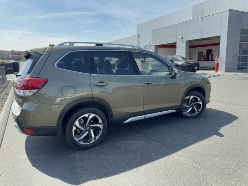 Used 2022 Subaru Forester Touring AWD/4WD image 34
