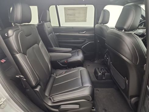 New 2025 Jeep Grand Cherokee L Limited w/ Luxury Tech Group II image 30