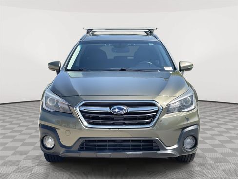 Used 2018 Subaru Outback 3.6R Touring AWD/4WD image 4