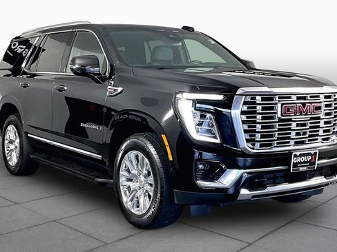 Used 2025 GMC Yukon Denali AWD/4WD image 3