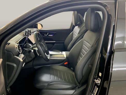 Used 2023 Mercedes-Benz GLC 300 4MATIC image 7