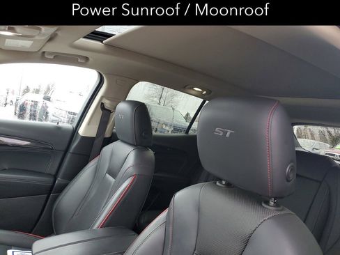 Used 2023 Buick Envision Essence w/ Sport Touring Package image 7