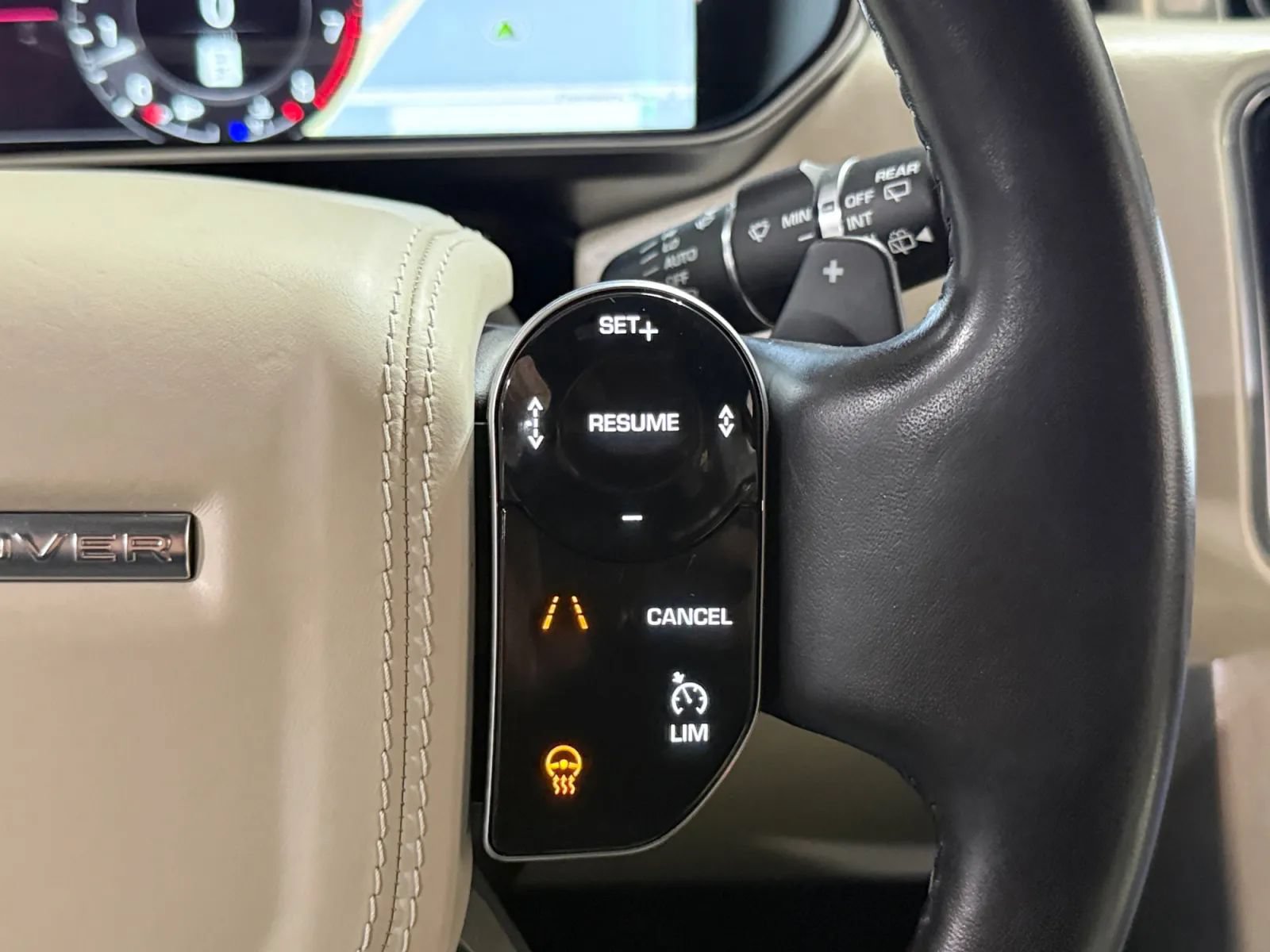 Used 2019 Land Rover Range Rover HSE AWD/4WD image 28