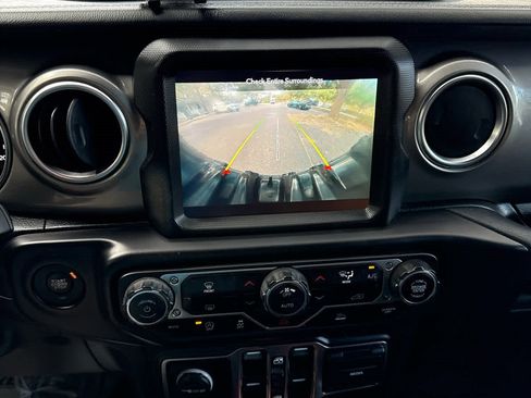 Used 2021 Jeep Wrangler Unlimited Sahara image 21