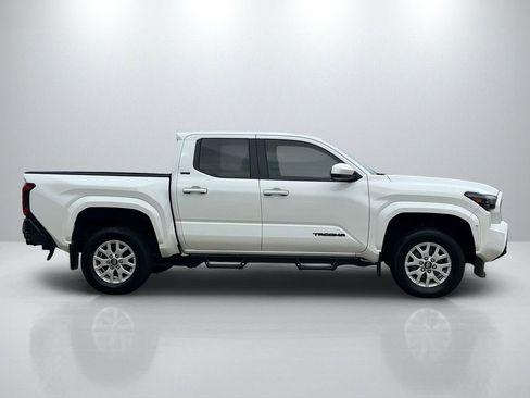Used 2024 Toyota Tacoma SR5 RWD image 4
