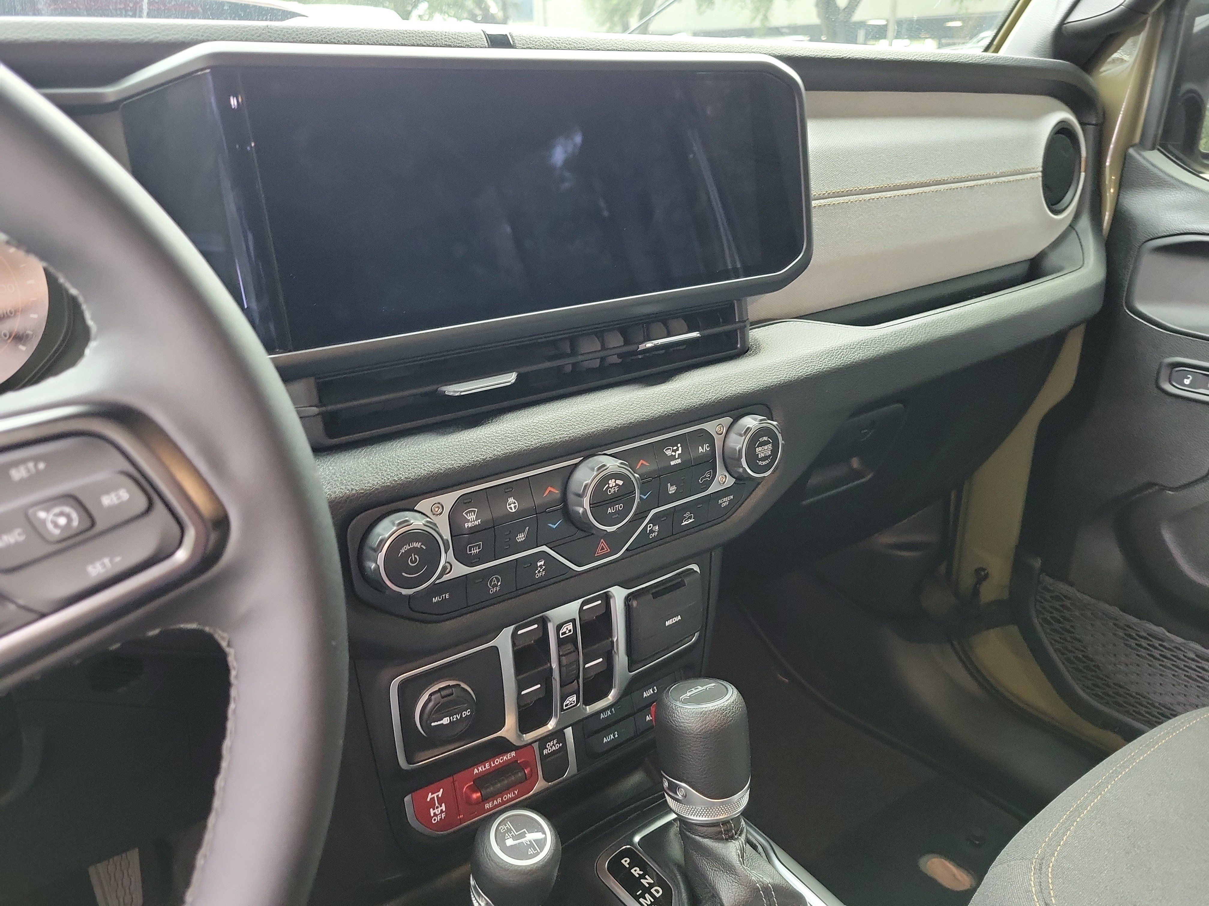 Used 2025 Jeep Gladiator Sport AWD/4WD image 27