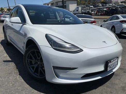 Used 2019 Tesla Model 3 Mid Range RWD image 1