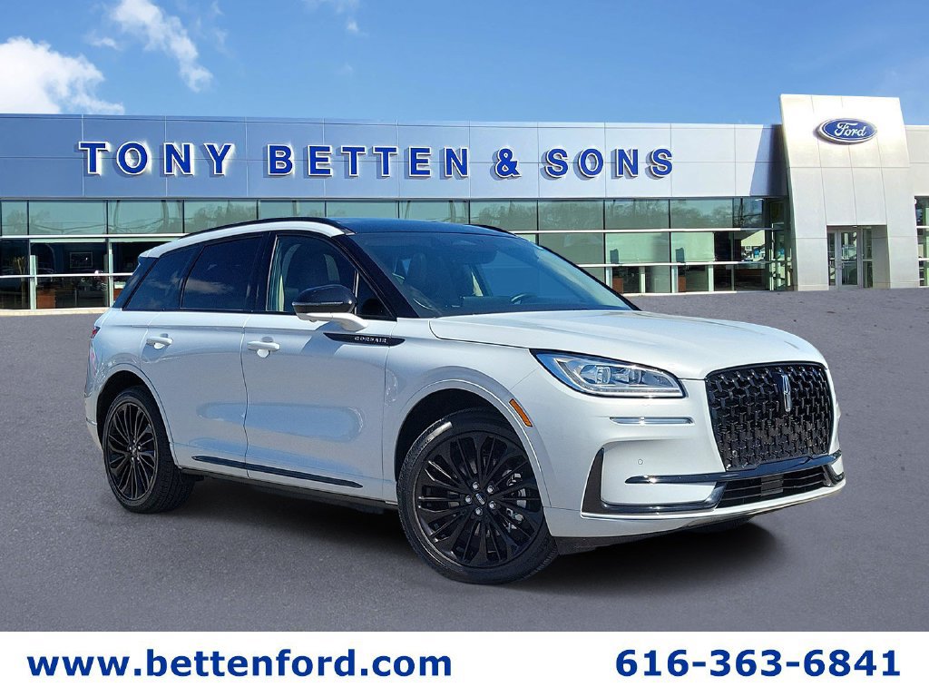 Used 2025 Lincoln Corsair Grand Touring w/ Equipment Group 301A AWD/4WD image 1