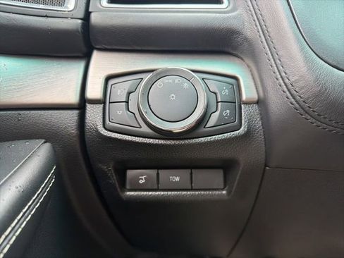 Used 2016 Ford Explorer Platinum AWD/4WD image 30