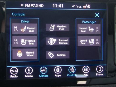 Used 2018 Chrysler Pacifica Limited w/ Tire & Wheel Group image 44