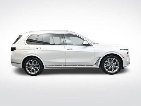 Used 2023 BMW X7 xDrive40i w/ Premium Package image 3