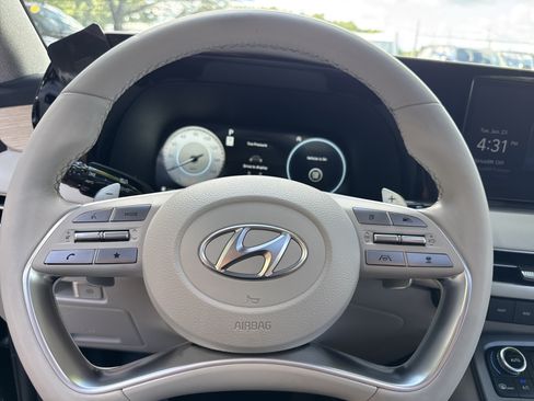 Used 2023 Hyundai Palisade Limited FWD image 23